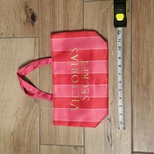 Cute little Victoria Secret tote. Very clean!